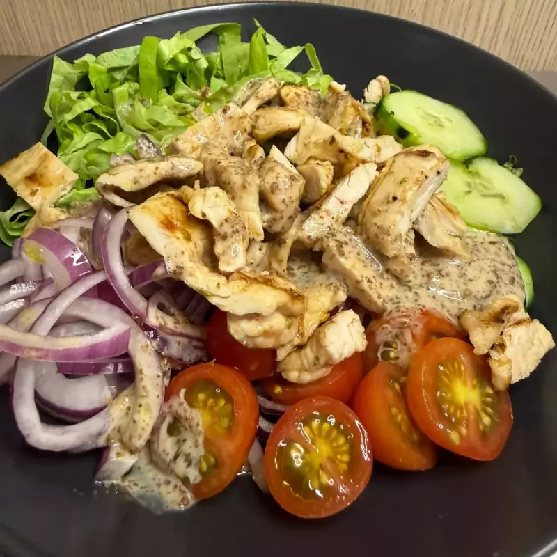 Salada de frango
