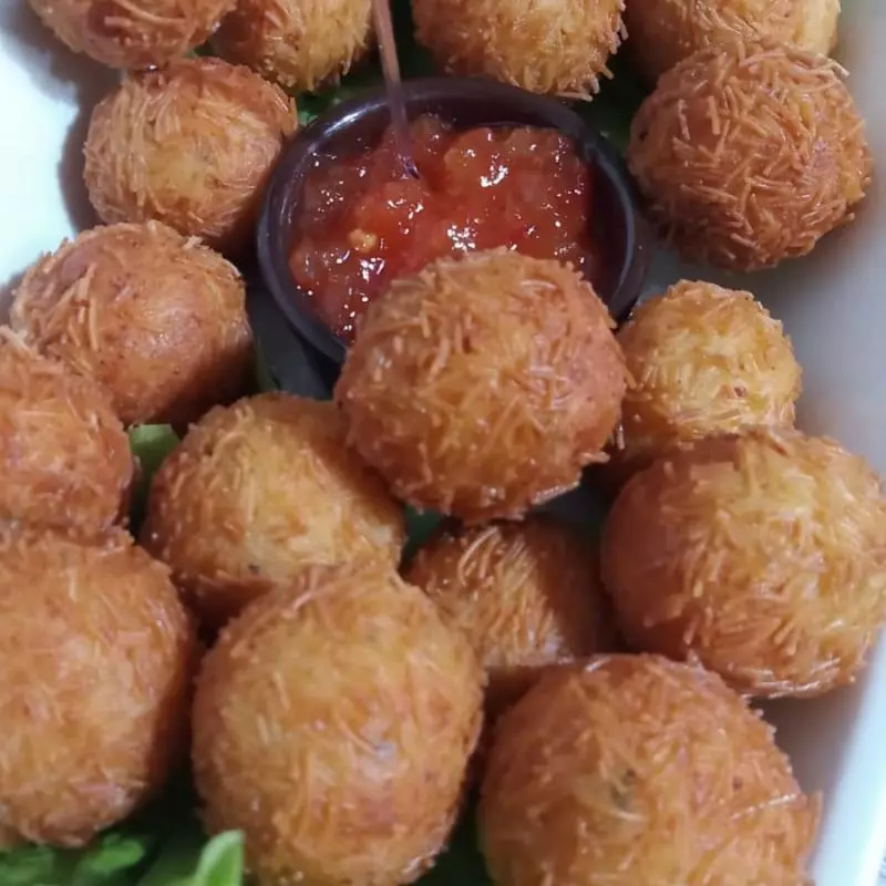 BOLINHO DE PROVOLONE