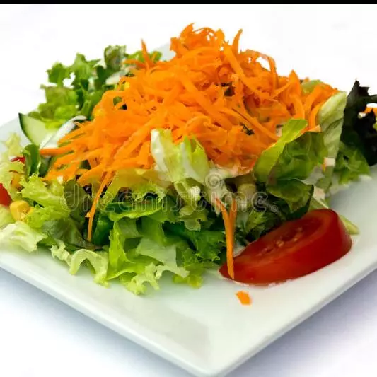 Porción de ensalada pequeña