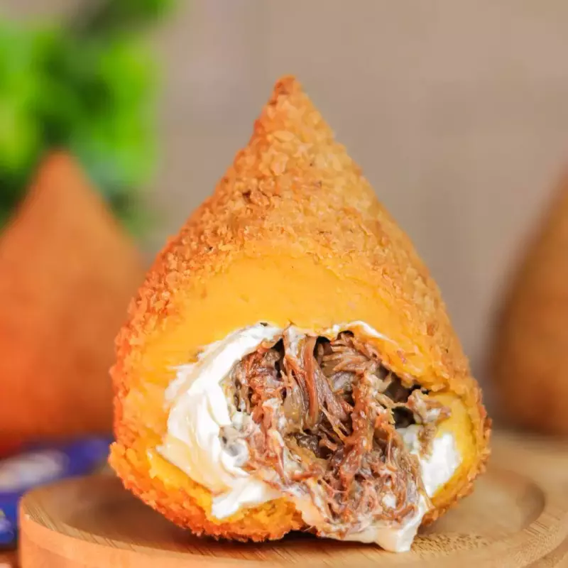 Coxinha Costela c/ queijo e bacon