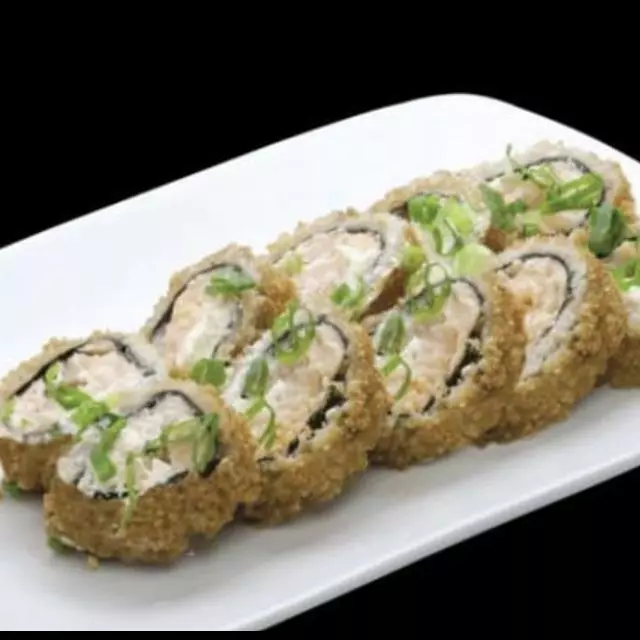 33. Crocante Hot Roll de salmão e camarao