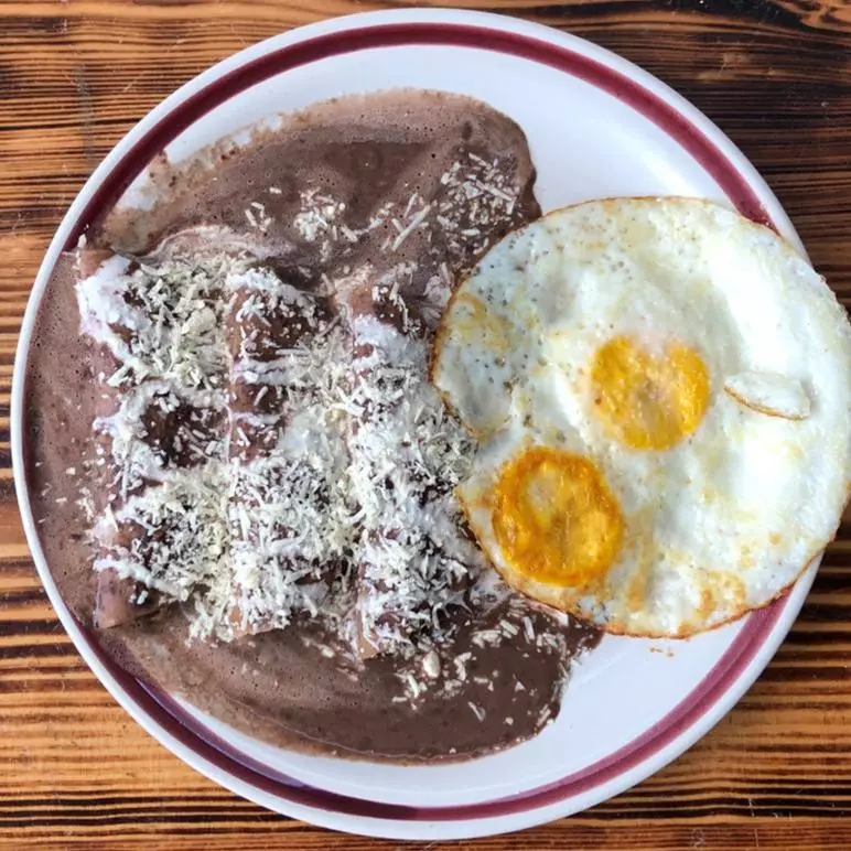 DESAYUNO ENFRIJOLADAS
