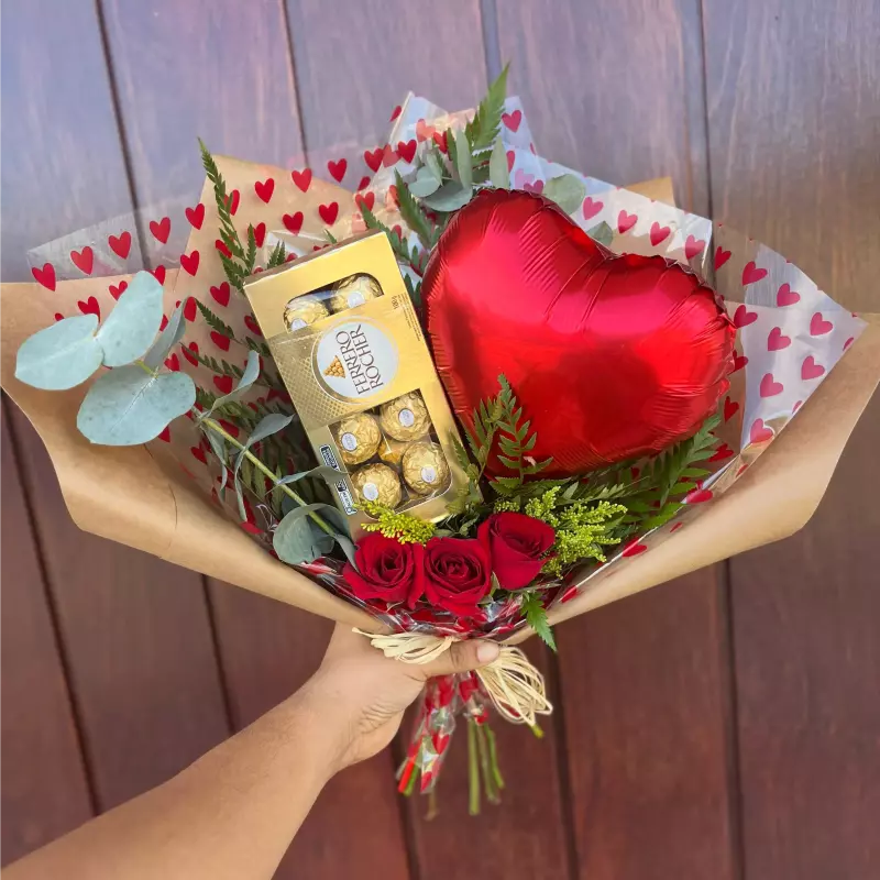 Balão + Ferrero c/ 8 + 3 rosas
