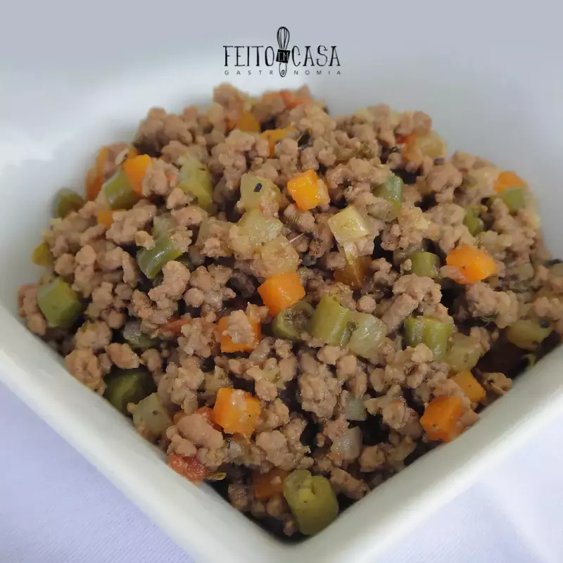Carne moída com legumes