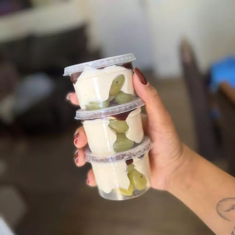 Bombom no pote de uva