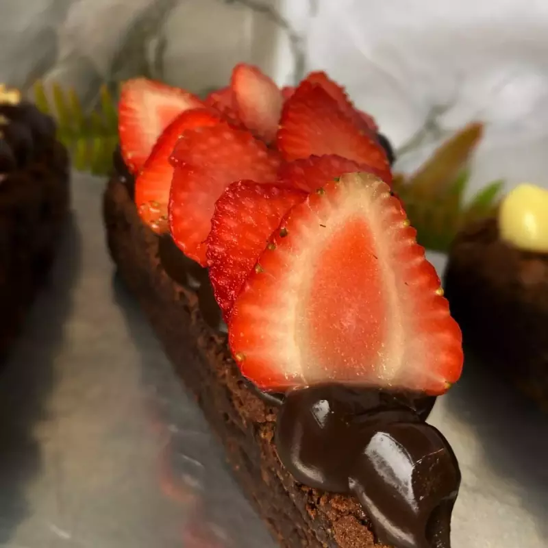 Fatia Brownie Chocolate com Morango