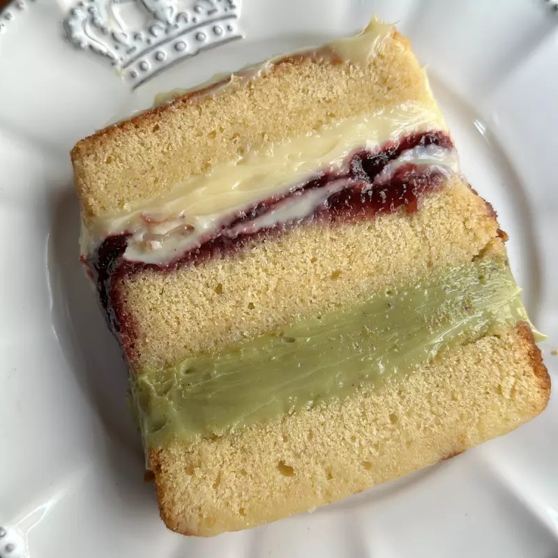 Pistache com Geleia de morango