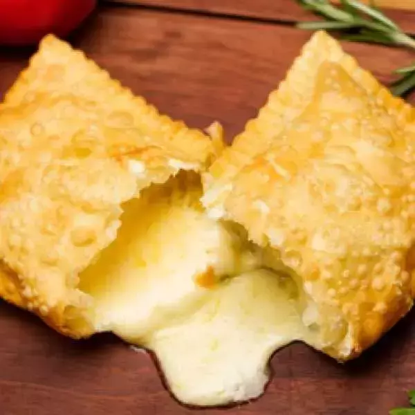 Pastel Três Queijos