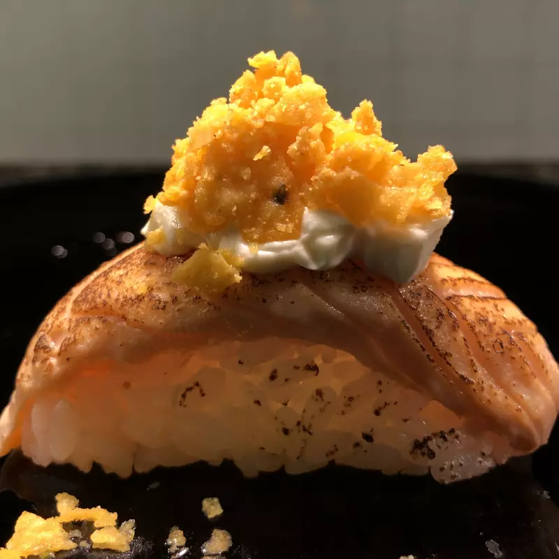 Sushi maçaricado( Doritos)