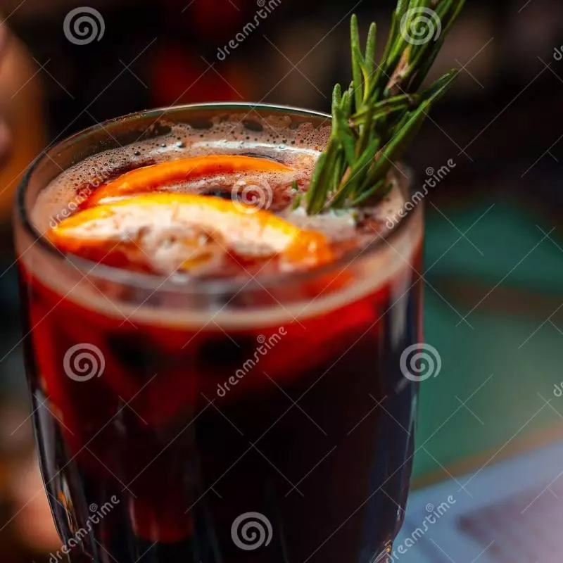 COPA DE TINTO DE VERANO