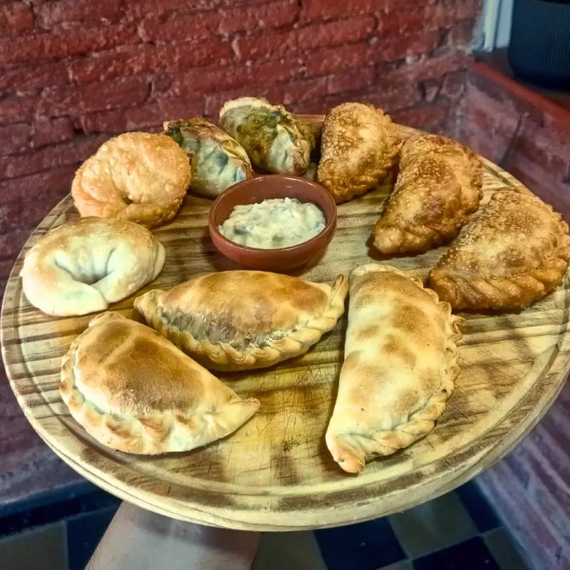 Empanadas Jamón y Queso (docena)