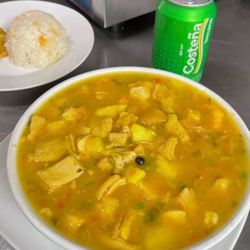 Sancocho de Mondongo Grande