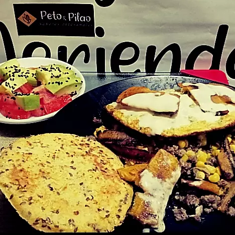 Desayuno ranchero con carne y maduro