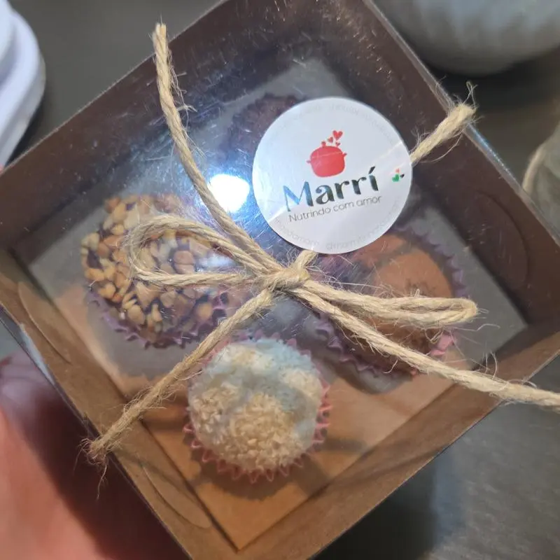 Caixinha com 4 brigadeiros
