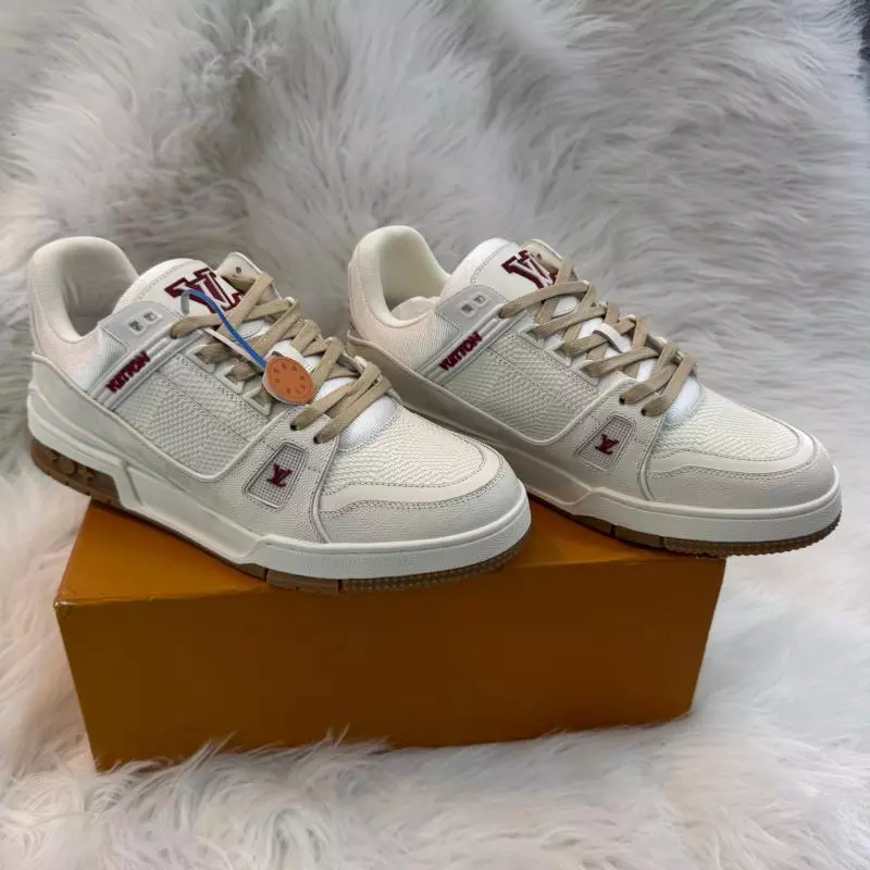 LOUIS VUITTON TRAINER BEIGE