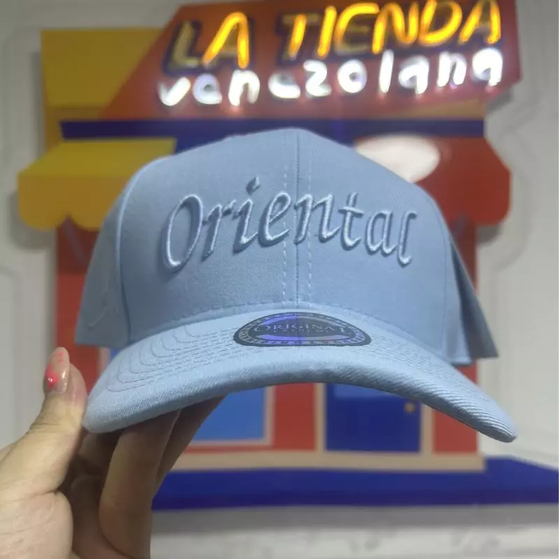 Gorra Oriental celeste
