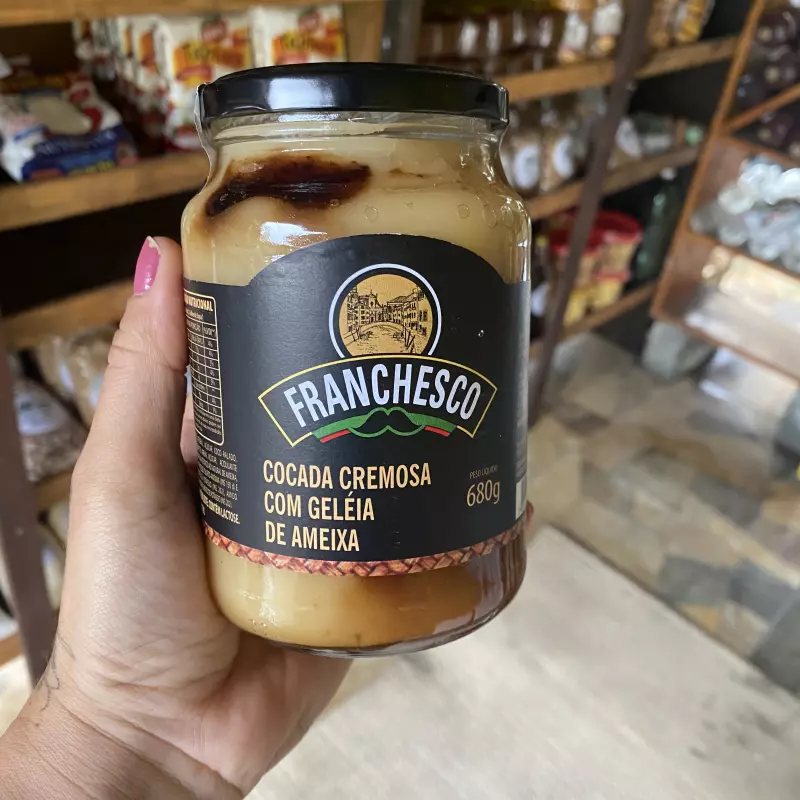 Cocada cremosa com ameixa