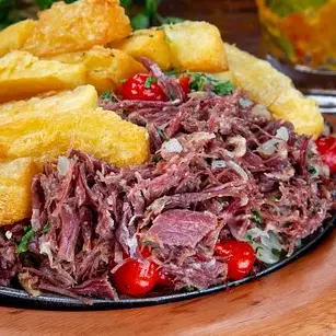 CARNE SECA C/MANDIOCA