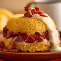 Cuscuz Calabresa com Queijo