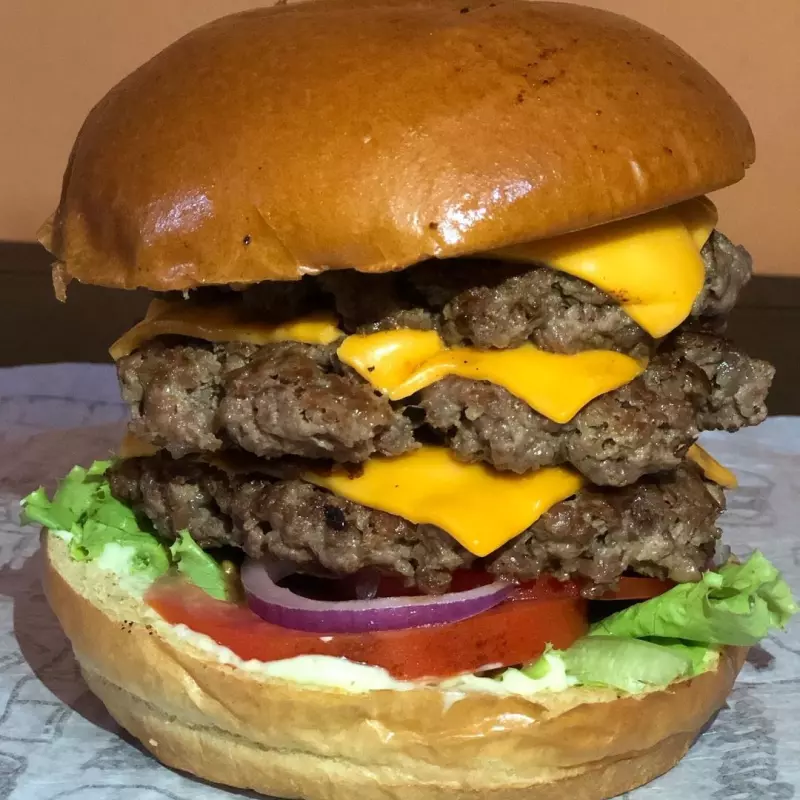 19- Triplo Burguer Bacon + Refri