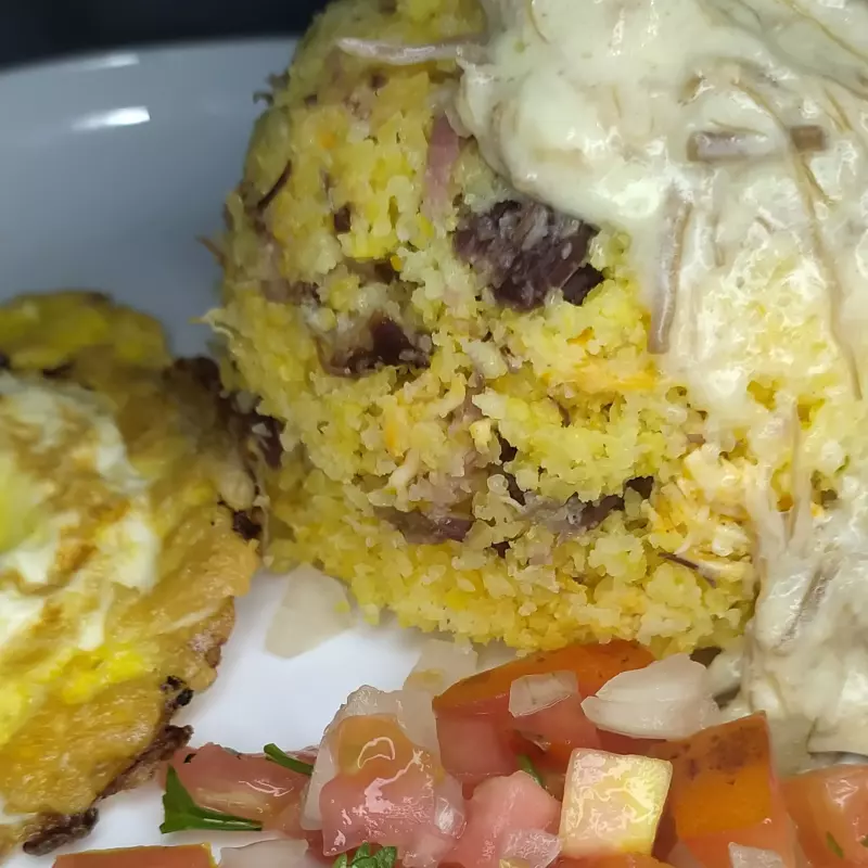 CUSCUZ JUNTO E MISTURADO