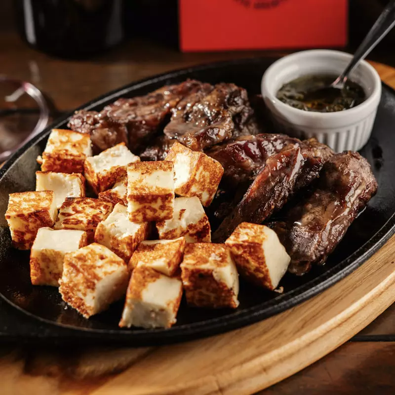 RIB FINGERS AND ARTISAN BEEF CHEESE