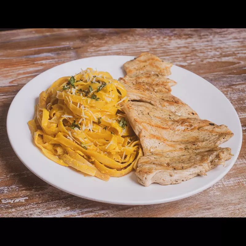 Filete a Parilla c/Huancaina o Pesto