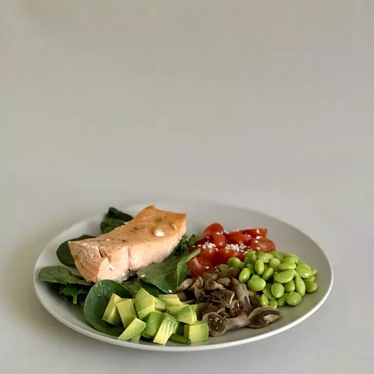 SALMON A LA PARRILLA +AGUA O JUGO