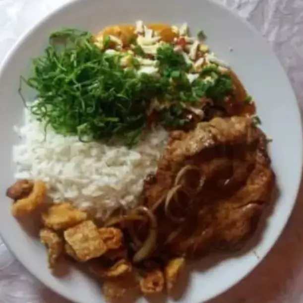 Tutu de Feijão com Bife de Pernil