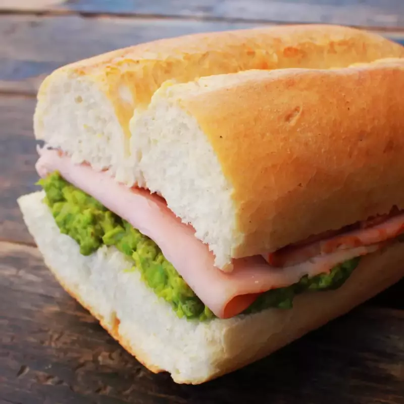 pan con palta y jamon + TE O CAFE