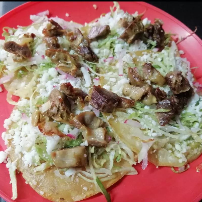 CHALUPAS CON MOLLEJAS