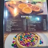 Esfiha de Chocolate Branco com MM's