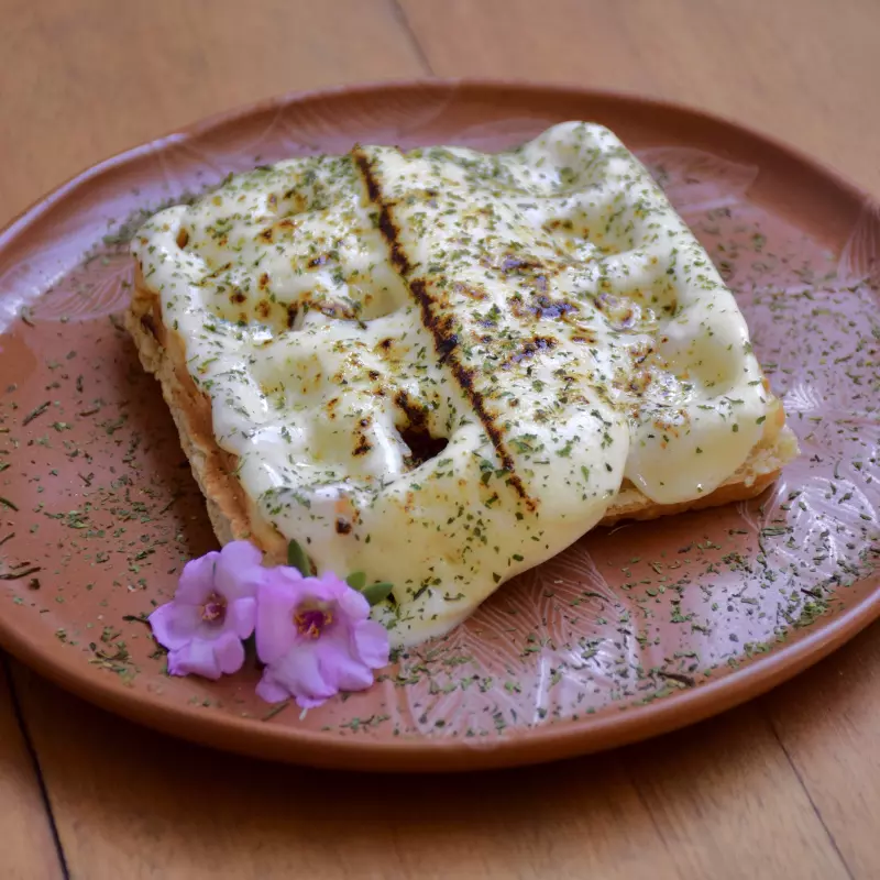 Waffle de Queijo Meia Cura