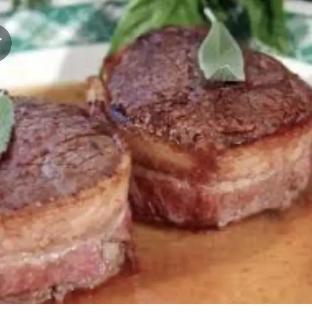 Filé com bacon suíno