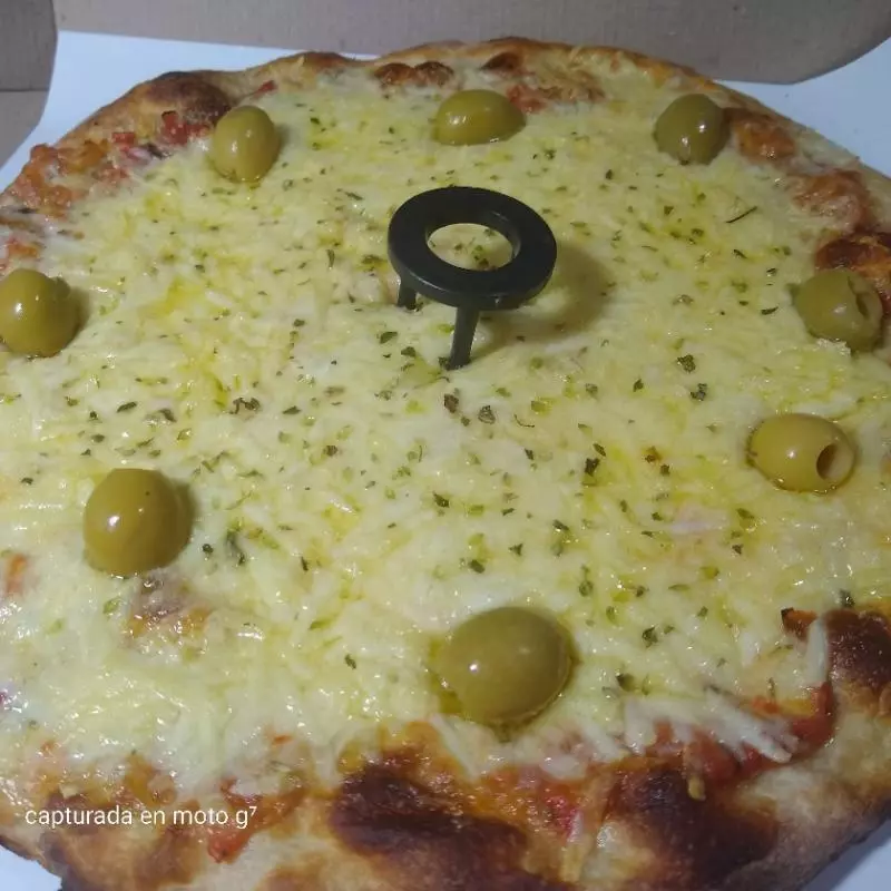 • Pizza de Provolone