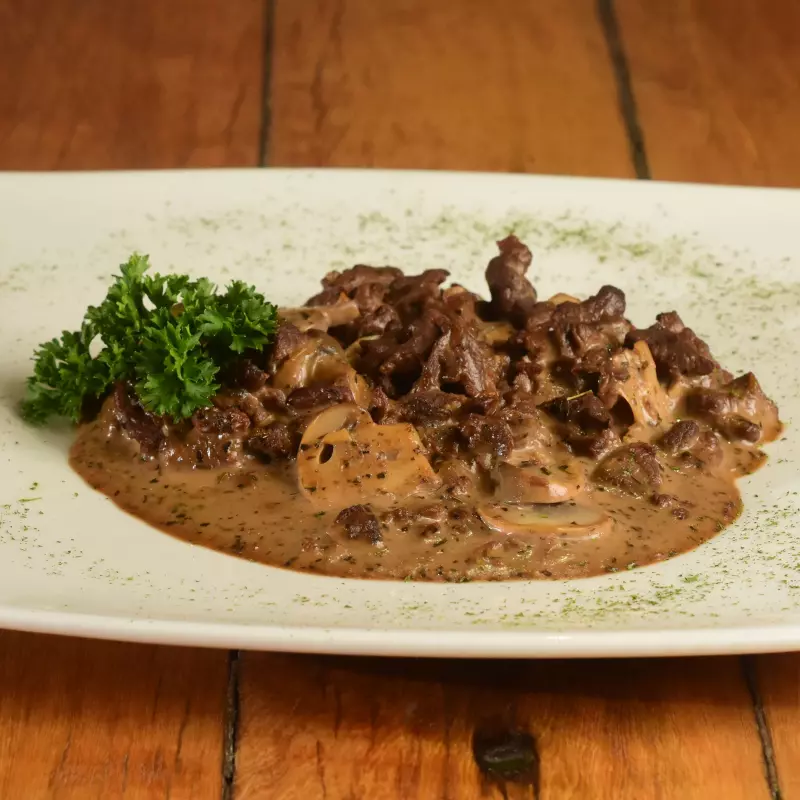 Lomito al Strogonoff