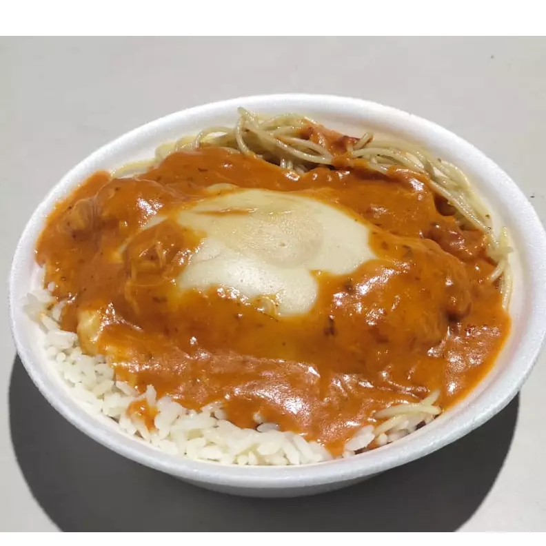 Parmegiana com Macarrão e Arroz