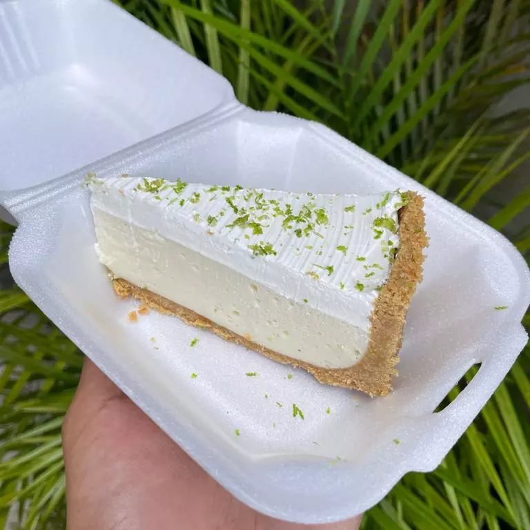 TORTA MOUSSE DE LIMÃO