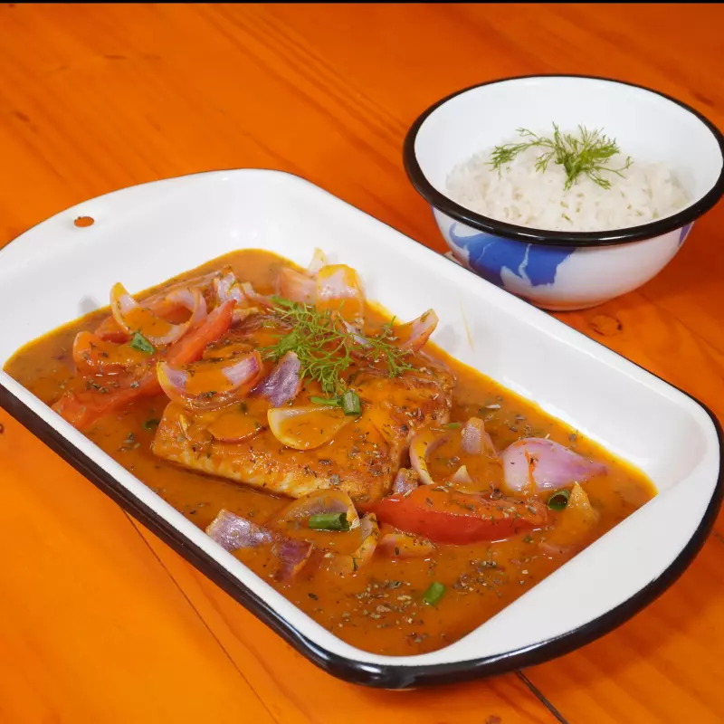 Filete de pescado a la chorrillana