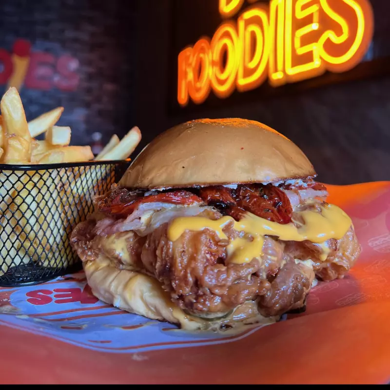Holy chicken ( incluye papas)