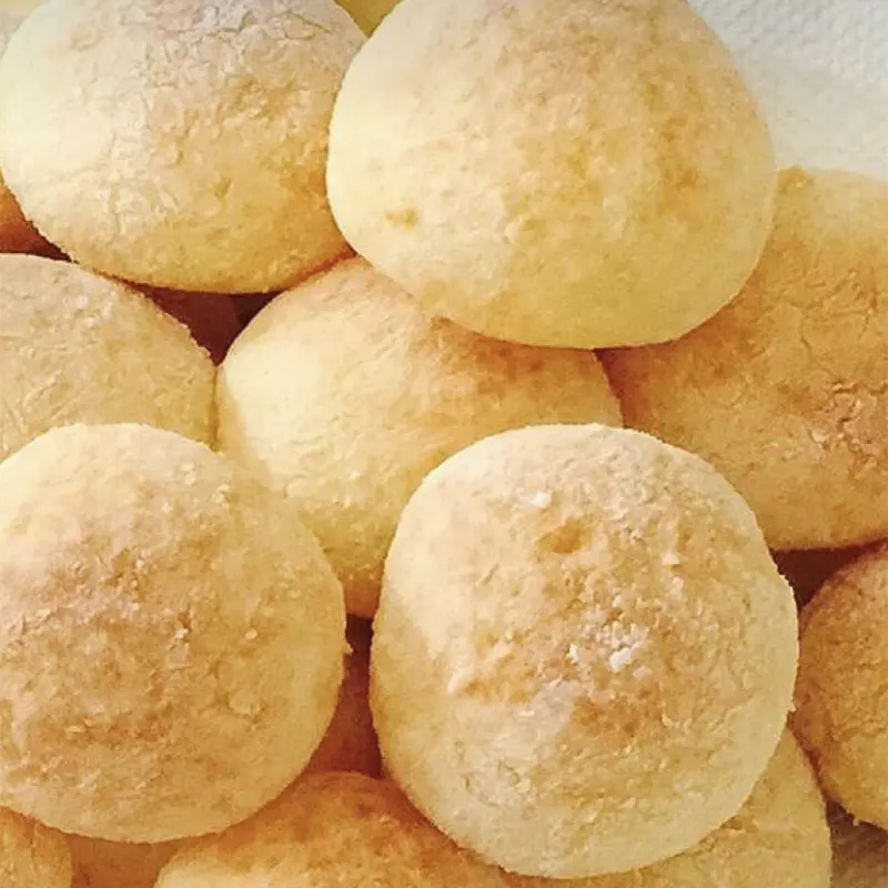 PORÇÃO DE PAO DE QUEIJO チーズパン¥550