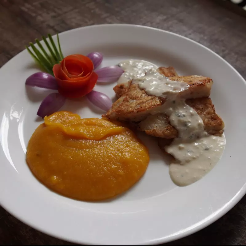 Filé de Peixe c/ molho gorgonzola(cópia)