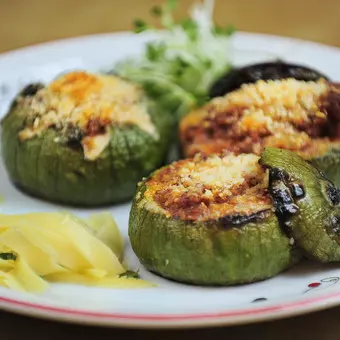 Zapallitos Rellenos c/Guarnicion