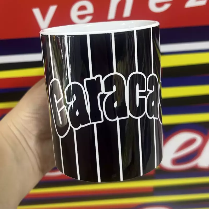 Taza Caracas negra ***