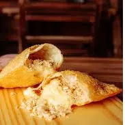 Pastel de Frango com Mussarela