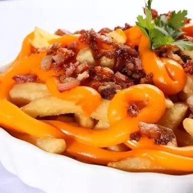 BATATA ESPEC/フライドポテトクリムチーズ＆ベーコン＆チェダー