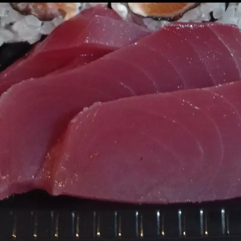 Sashimi de atum 6 unidades