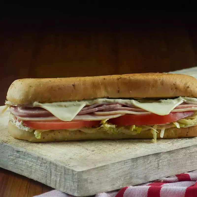 SANDWICH TRES CARNES