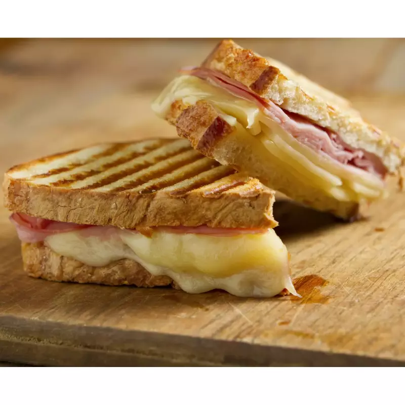Sándwich jamón y queso