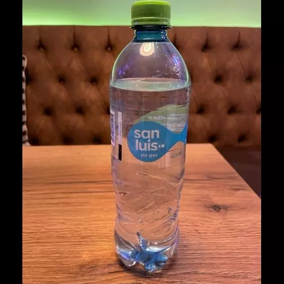 AGUA SIN GAS